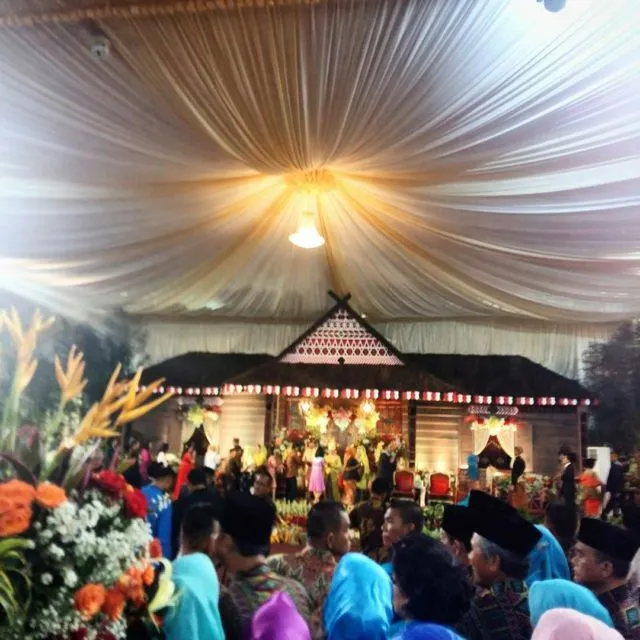 Puncak Pesta Pernikahan Kahiyang-Bobby di Medan Angkat Kekayaan Budaya Nusantara. Sungguh Meriah! 24