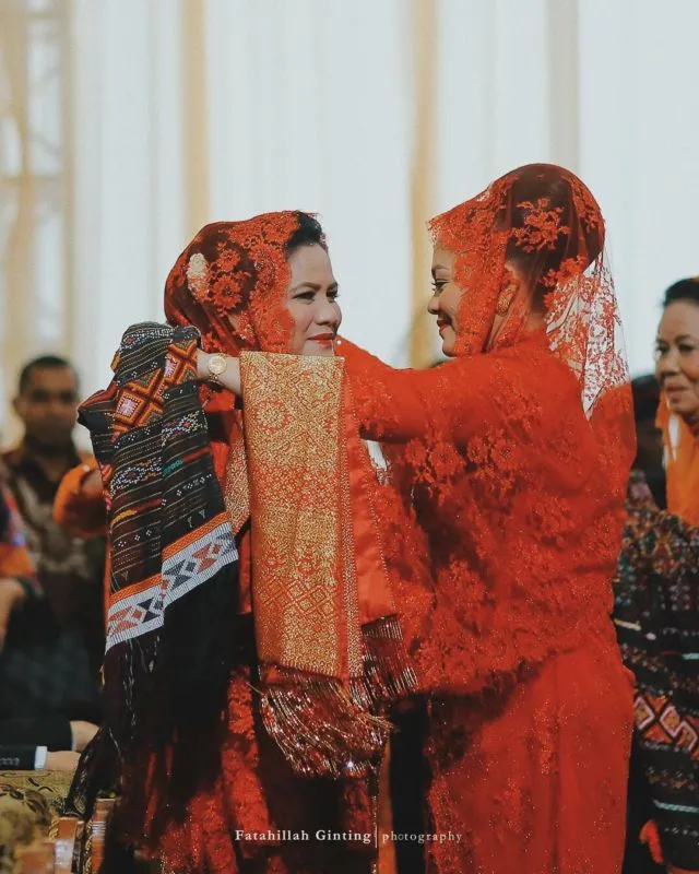 Puncak Pesta Pernikahan Kahiyang-Bobby di Medan Angkat Kekayaan Budaya Nusantara. Sungguh Meriah! 16