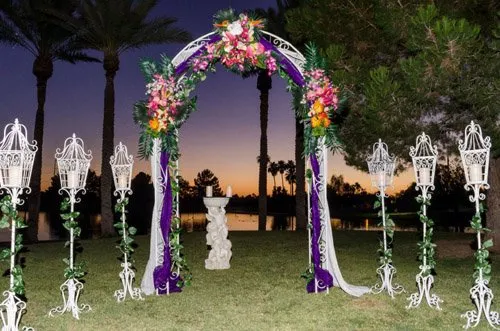 14 Inspirasi Flower Gate untuk Acara Resepsi. Nggak Hanya Enak Dilihat Tapi Juga Multifungsi 15
