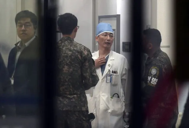 Melarikan Diri dan Terluka, Dokter Malah Kaget Banget Melihat Isi Perut Tentara Korea Utara Ini 8