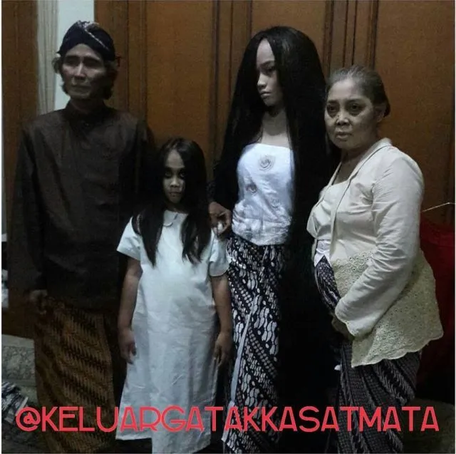 3 Kesalahan Kasatmata dalam Keluarga Tak Kasat Mata. Gagal Jadi Film Paling Horor Tahun ini deh~ 8