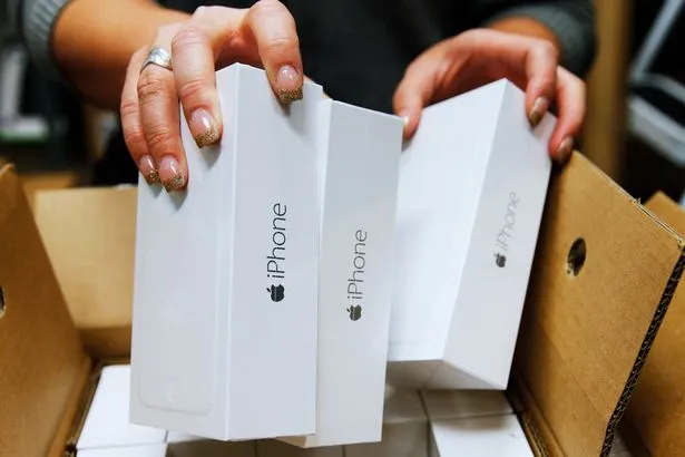 Kegilaan Pembeli untuk Dapatkan IPhone X di Seluruh Dunia. Demi Sebuah Gawai Rela Melakukan Apa Saja 12