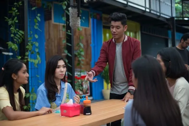 CinLok Ala FTV Itu Bukan Mustahil Terjadi. Isyana Sarasvati Bahkan Sudah Buktikan Sendiri 8