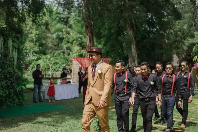 Potret Keseruan Pesta Pernikahan Ala 50's Botanical, Anggapan 'Kuno' Disulap Jadi Kekinian. Kreatif! 30