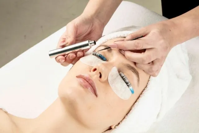 A-Z Tentang Eyelash Lifting, Bulu Mata Lentik Tanpa Maskara Atau Bulu Mata Palsu. Tampak Naturalnya! 6