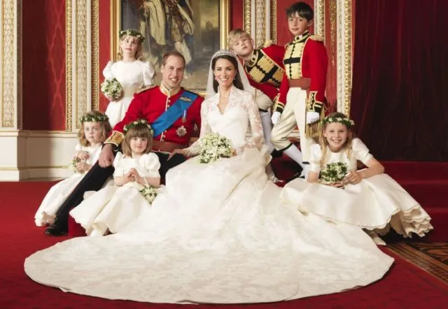 Deretan Gaun Pengantin Pernikahan Keluarga Kerajaan di Seluruh Dunia. Glamor dan Elegan, Semua Ada! 11