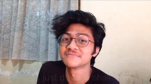 Saking Fasihnya Ngomong Bahasa Inggris, Cowok Ini Dikira Orang di Balik Listening Section Pas UN 4