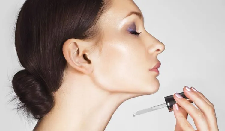 Sudah Rutin Pakai Krim Tapi Wajah Belum Kinclong Juga? Mungkin Kamu Lupa Memakai Serum 8