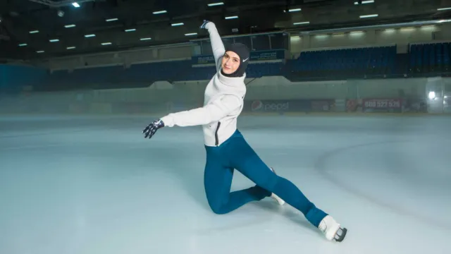 Hijab Makin Diterima di Sport Internasional, Begini Kisah Hebat Ice Skater Berhijab Pertama di Dunia 5