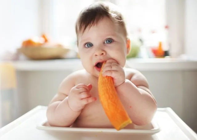 6 Tips Buat Mama untuk Mengatasi Sakit Tumbuh Gigi Pada Bayi. Nggak Ada Deh, Cerita Rewel Lagi~ 10
