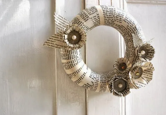 Inspirasi DIY Christmas Wreath Unik nan Cantik Menggunakan Bahan Daur Ulang. Bikin di Rumah Yuk! 14