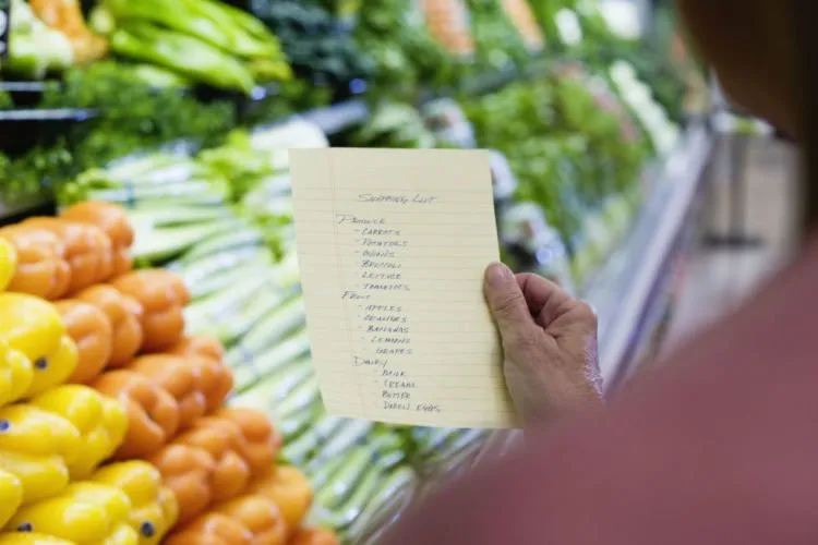 8 Trik Hemat Saat Belanja di Supermarket. Habisnya, di Sana Banyak Banget Godaan Sih! 9