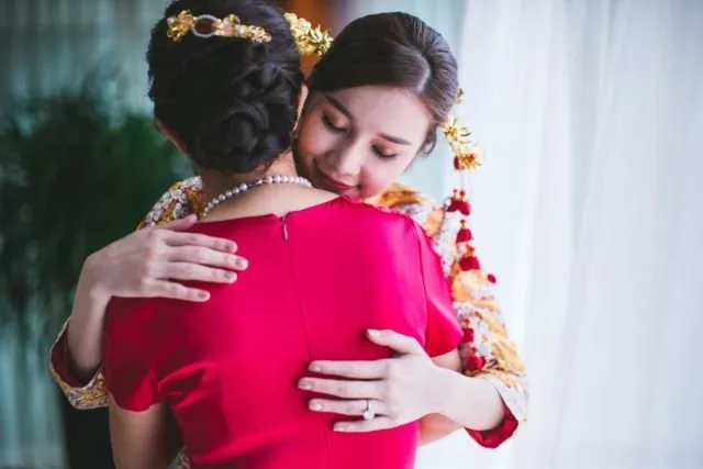 7 Alasan Pelukan Ibu Selalu Jadi Candu, Meski Usiamu Tak Lagi Berkepala Satu 10