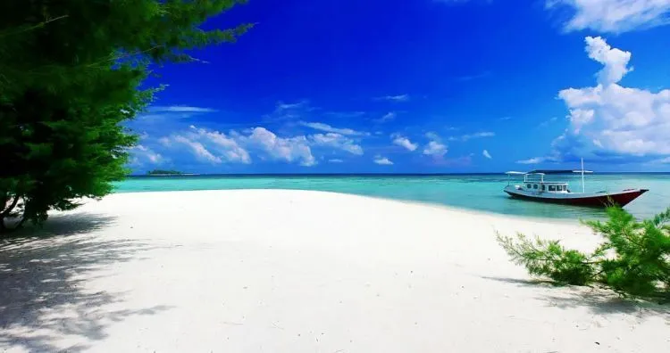 5 Destinasi Wisata Keren yang Sebaiknya Jangan Kamu Kunjungi di Akhir Tahun! 6