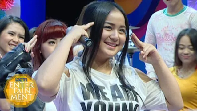 Ini Buktinya Bahwa Lagu Dangdut Nggak Mau Ketinggalan Zaman. Liriknya Saja Pakai Bahasa Gaul! 15