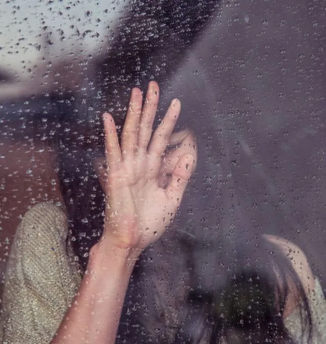 6 Hal yang Cowokmu Lakukan Saat Kamu Nangis ini Jadi Tanda, Kalau Dia Calon Suami yang Peka 10