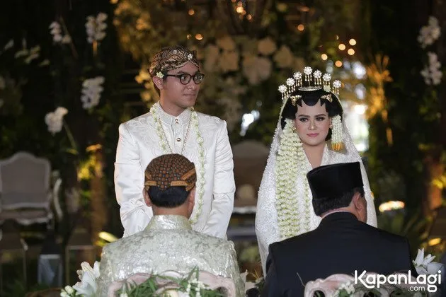 Pernikahan Terhits dan Fenomenal Sepanjang Tahun 2017! Kira-kira Siapa Nih Pasangan Terfavoritmu? 11