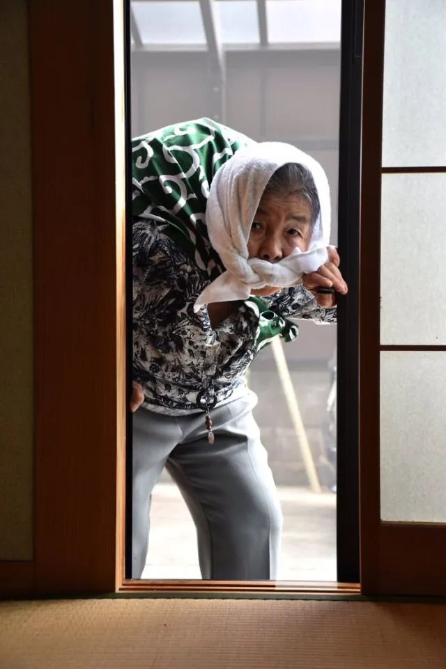 Nenek 88 Tahun Hobi Foto Unik Setelah Dapat Kamera dari Anaknya. Hasil Jepretannya Gemesin Banget 20