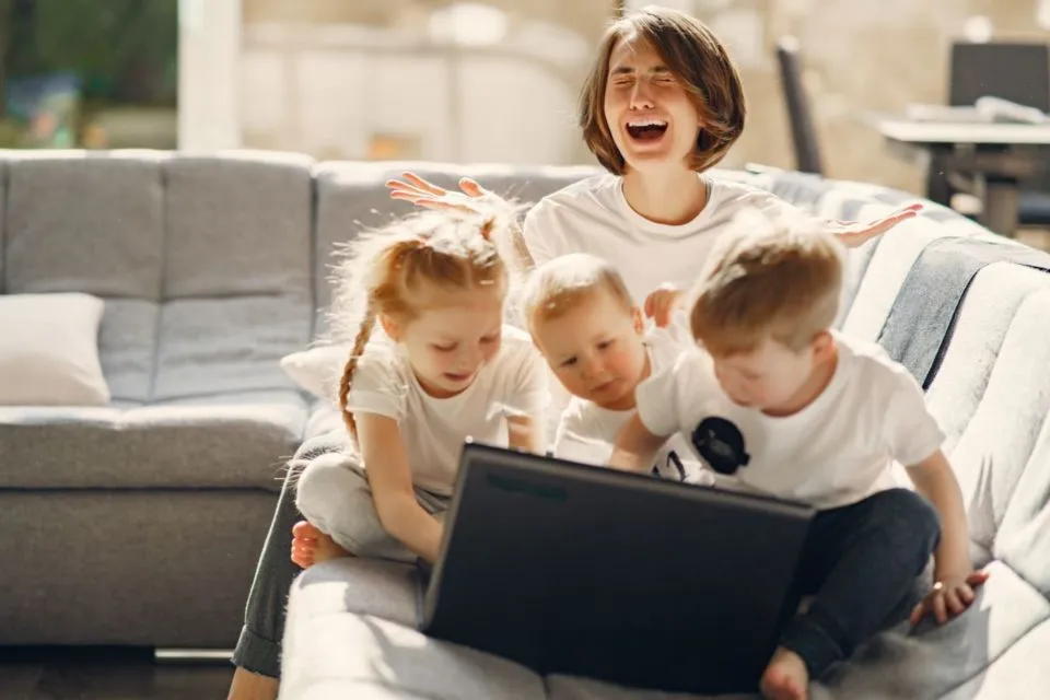 7 Gejolak Batin Para Stay at Home Mom alias Ibu-ibu yang Nggak Ngantor. Dikira Nggak 'Kerja' 12