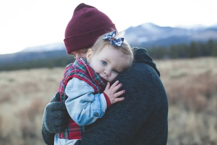 Dear Mama Papa Muda, Ingin Anakmu Cerdas dan Penuh Kasih Sayang? Peluk Mereka Setiap Hari! 8