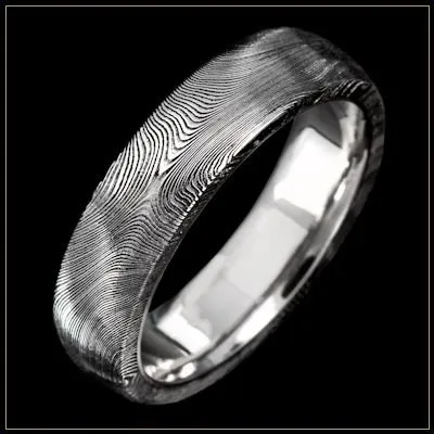 11 Inspirasi Cincin Kawin untuk Cowok yang Berbahan Palladium. Buat yang Nggak Pakai Emas Nih 15