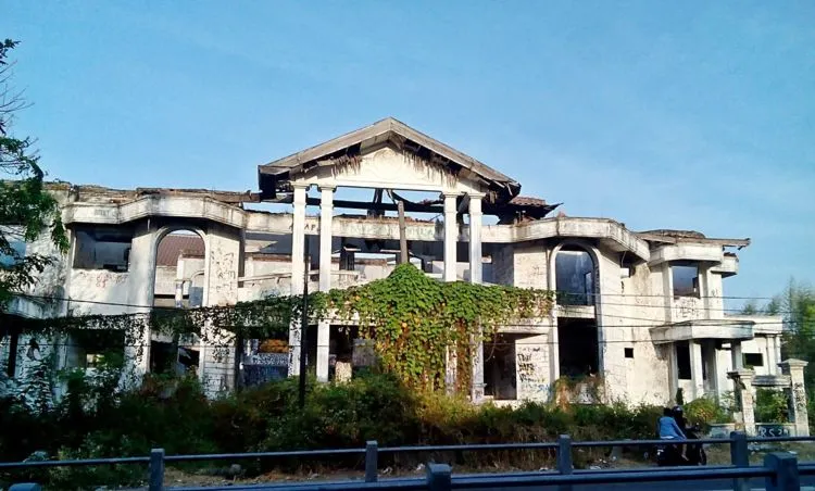 8 Destinasi Horor di Indonesia yang Cocok Dijadikan Lokasi Uji Nyali. Datang ke Sini Kalau Berani! 13