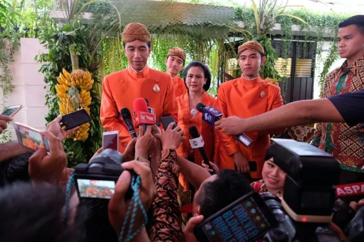 7 Fakta Menarik Saat Prosesi Siraman Jelang Pernikahan Kahiyang dan Bobby 11