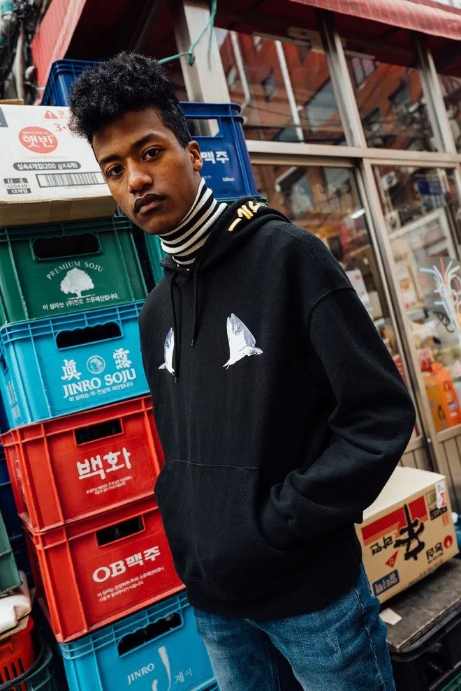 Kenalan Sama Han Hyun Min, Yuk! Model Kece Berkulit Hitam Pertama dari Korea Selatan 8