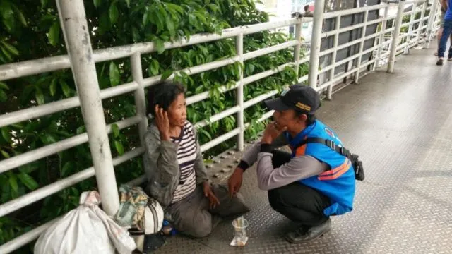 Video Pengemis Main Gawai Tuai Perdebatan. Apakah 'Profesi' Ini Juga Harus Ikuti Perkembangan Zaman? 4