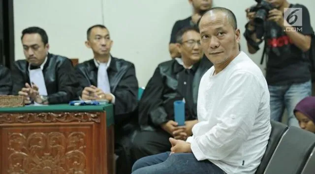 Tio Pakusadewo Masuk Daftar Panjang Artis yang Disayangkan Terciduk Konsumsi Narkotika. Haduh! 11