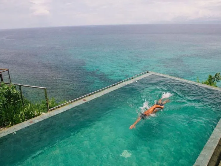 8 Villa Romantis Tepi Laut di Bali yang Cocok Untuk Dinikmati Bersama Pasangan Halal! 12