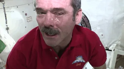 Ada-ada Aja Astronot Zaman Now. Dari Bawa Kopiko, Sampai Bisa Pesta Pizza di Luar Angkasa! 6
