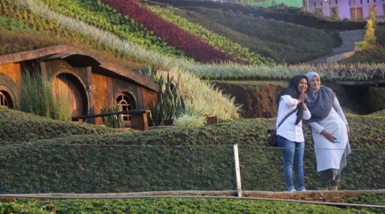 Taman Kelinci Malang, Destinasi Kekinian yang Hits Bagaikan Negeri Dongeng! 6