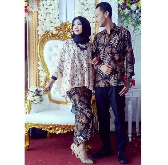 11 Inspirasi Model Batik Sarimbit untuk Lamaran. Biar Kalian Tampil Menawan dan Kekinian 12