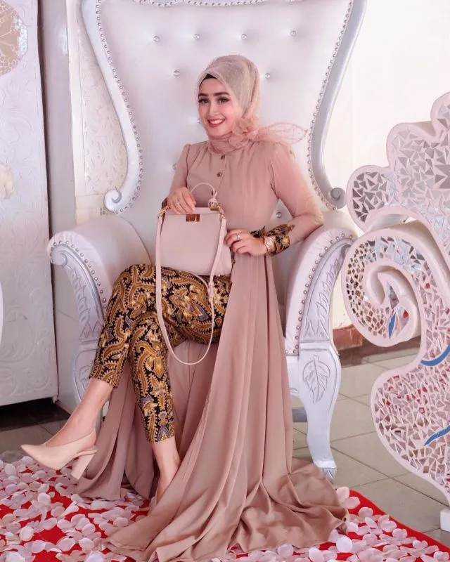 13+ Model Baju Pesta Setelan Celana Panjang 26