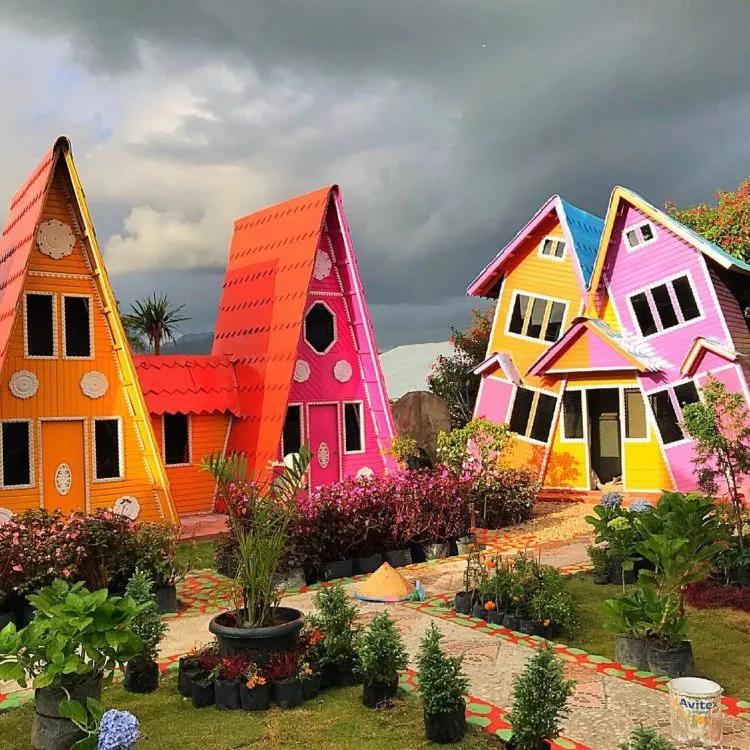 Green House Lezatta, Destinasi Kekinian dan Warna-warni yang Bikin Enggan Pulang! 16