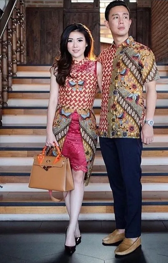 11 Inspirasi Model Batik Sarimbit untuk Lamaran. Biar Kalian Tampil Menawan dan Kekinian 14