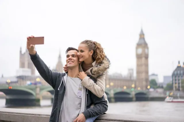 5 Perbedaan Dia yang Beneran Sayang dan yang Cuma Nganggep Kamu Sebagai Cadangan 6