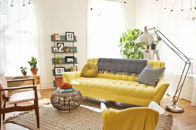 10 Ide Sofa Lucu untuk Ruang Tamu yang Sempit, Cocok buat Mengisi Rumah Mungil Para Pengantin Baru 16