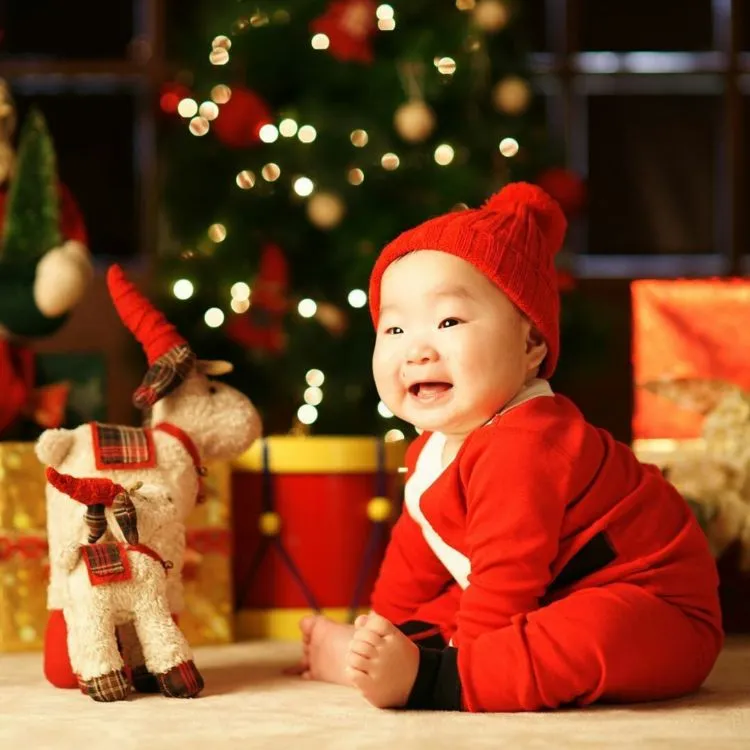 12 Ide Foto Anak Bayi Bertema Natal. Imut Maksimal, Bikin Gemes, Bikin Lekas Ingin Punya Juga. #eh 22