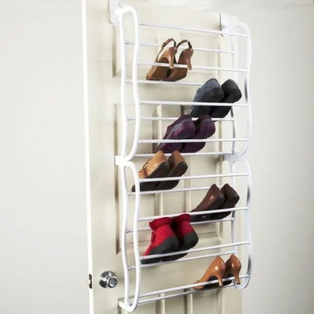 13 Ide Model Rak Sepatu yang Bisa Diletakkan di Dekat Pintu. Aman dari Hujan dan Nggak Bikin Bau 24