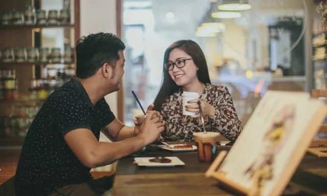 7 Kekurangan Pasangan yang Bisa Ditolerir dan Diperbaiki Berdua, Biar Sama-sama Nyaman Nantinya 14