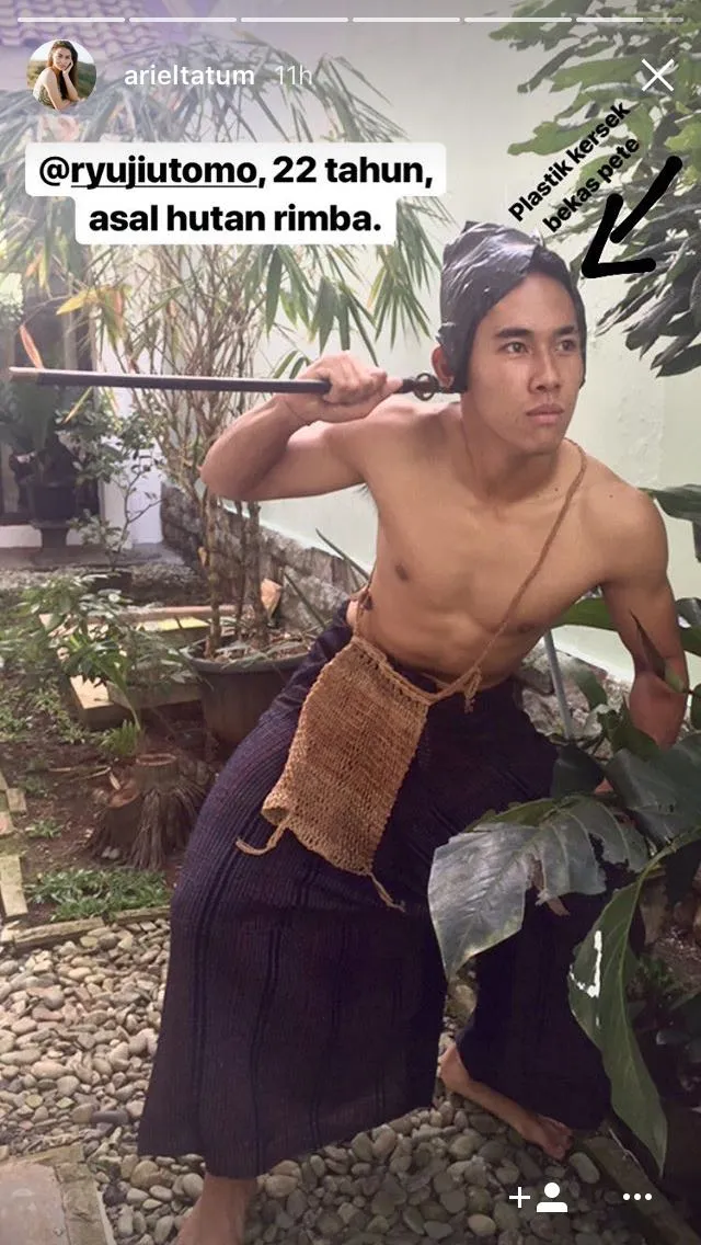 Berbalas Instastories, Ternyata Gaya Pacaran Ariel Tatum-Ryuji Utomo Nggak Beda dengan Kita. Kocak! 5