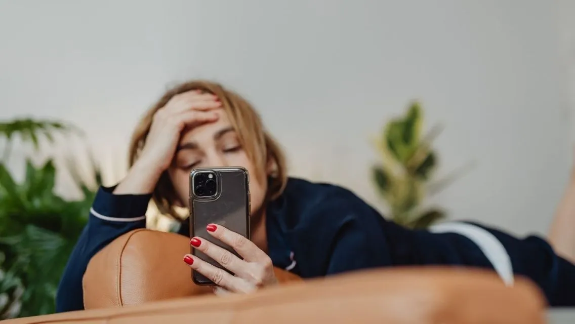 7 Alasan Bangun Tidur Jangan Langsung Buka HP Dulu, Tapi Lakukan Ini! 10
