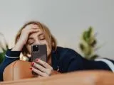 7 Alasan Bangun Tidur Jangan Langsung Buka HP Dulu, Tapi Lakukan Ini!