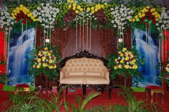 15 Model Pelaminan untuk Pesta Pernikahan di Halaman Rumah. Minimalis Namun Berasa Sakralnya 16