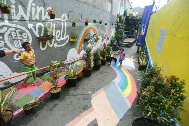 Kampung Cibunut Berwarna, Destinasi Instagramable yang Baru Saja Diresmikan di Bandung! 6