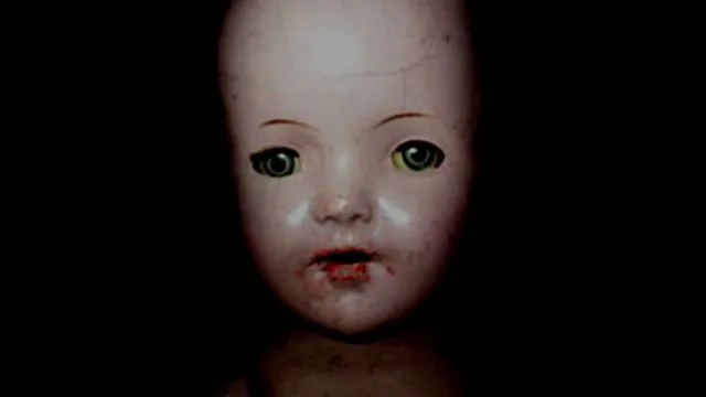Bukan Lagi Lucu dan Menggemaskan, 8 Boneka Ini Punya Kisah Mistis yang Mengerikan. Pengen Punya? 15