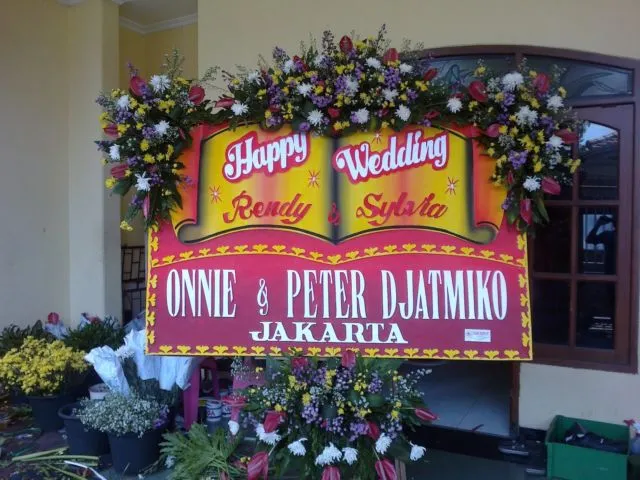 7 Kado untuk Pernikahan Mantan, Bubar Bukan Berarti Putus Pertemanan 14 kado untuk pernikahan mantan
