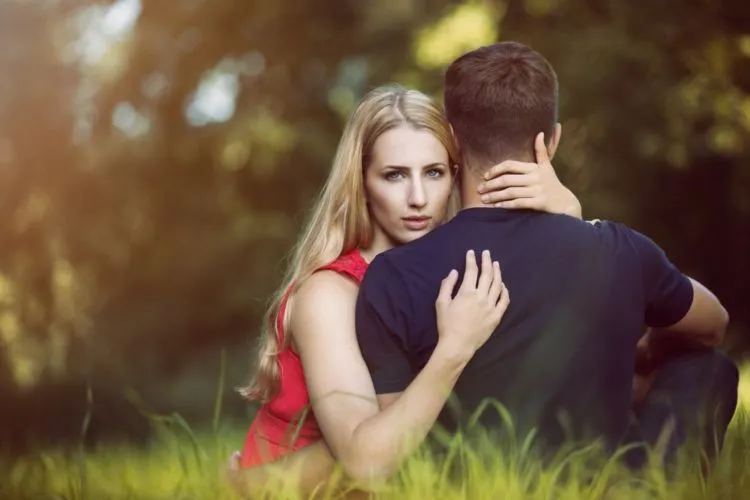 10 Trik yang Perlu Para Istri Lakukan Agar Sekiranya Suamimu Bebas dari Ancaman Pelakor 11